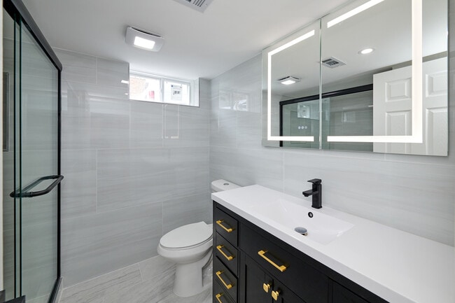 Building Photo - 8544 W Roseview Dr