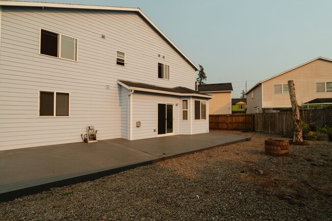 Building Photo - 8451 SE 78th Pl