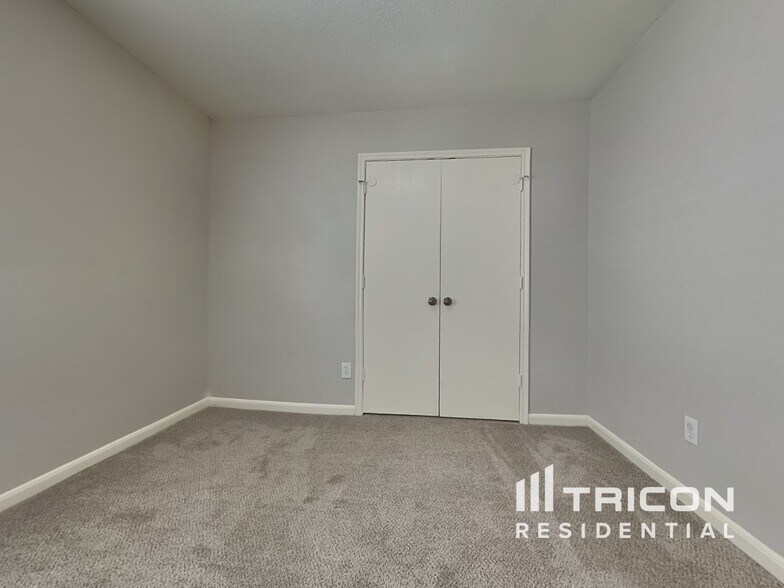 Building Photo - 6535 Providence View Ln