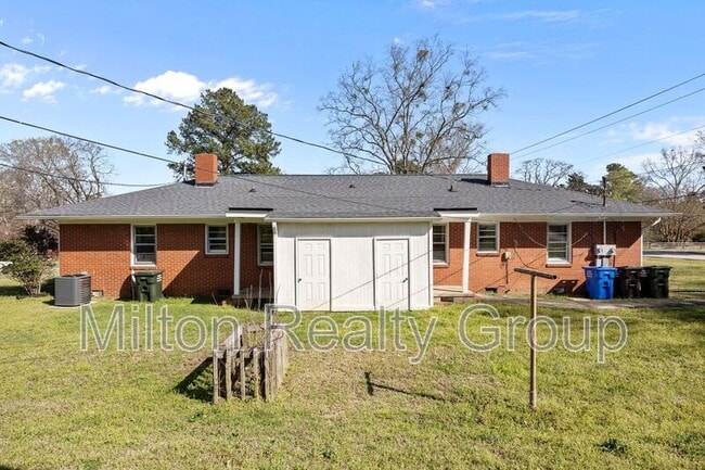 Building Photo - 1206 S 9th St