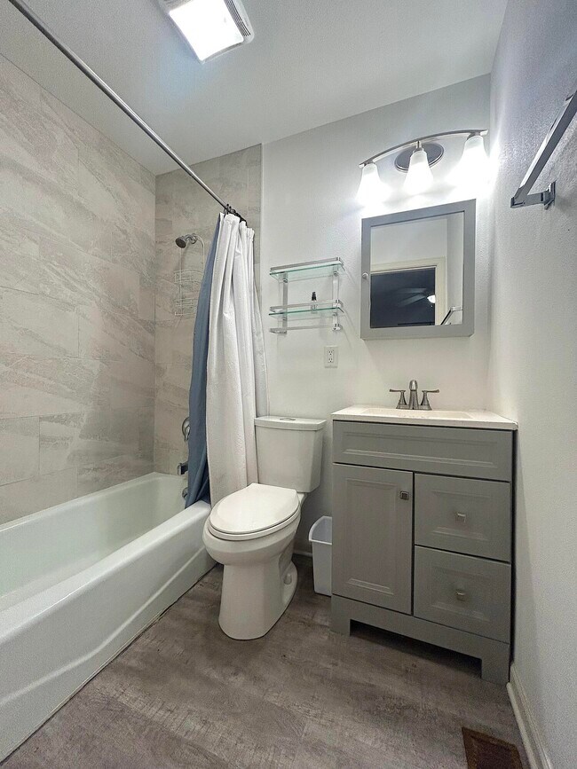 Building Photo - 280 Co Rd B