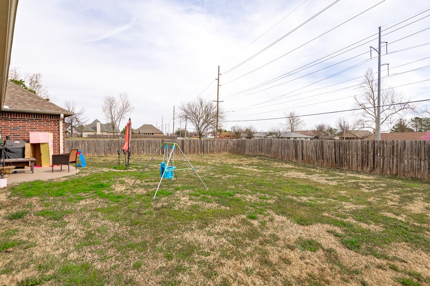 Backyard - 313 Kody Ct