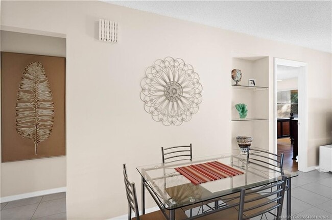 Building Photo - 4885 SE Capstan Ave