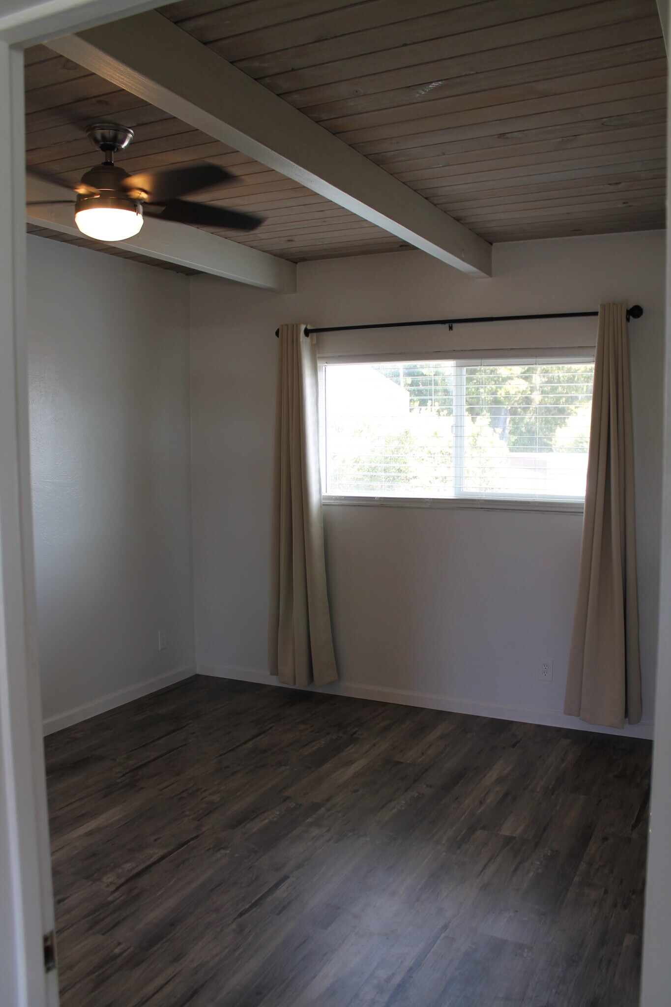 Building Photo - 272 Sea Ridge Rd