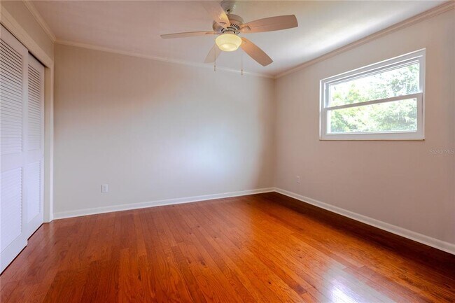 Building Photo - 615 Valle Vista Dr