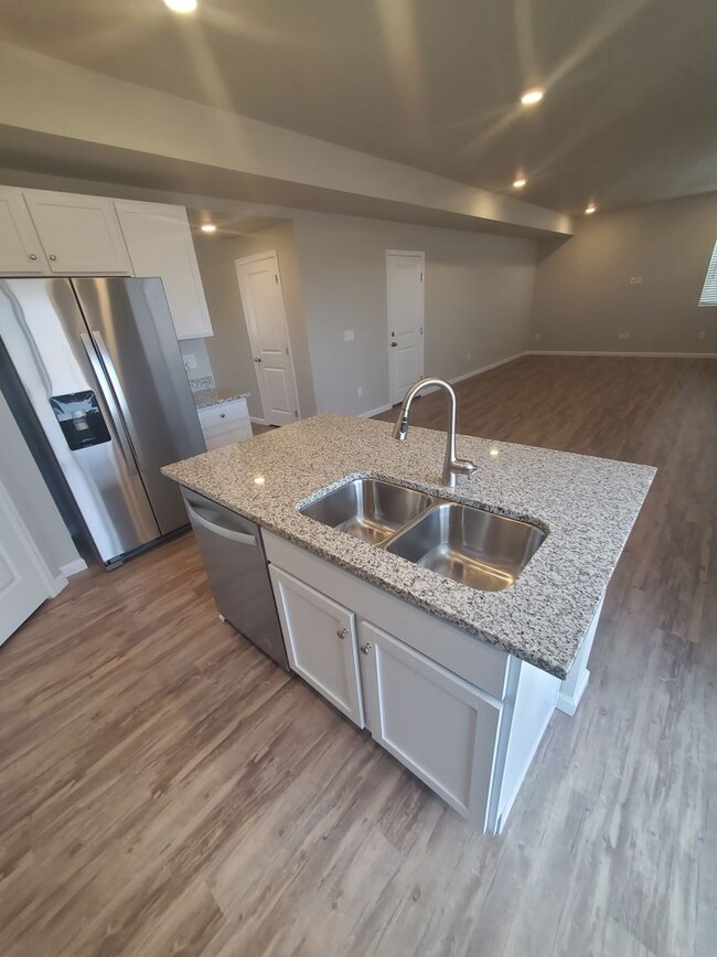 Building Photo - Beautiful and Spacious 3BR House in Freder...