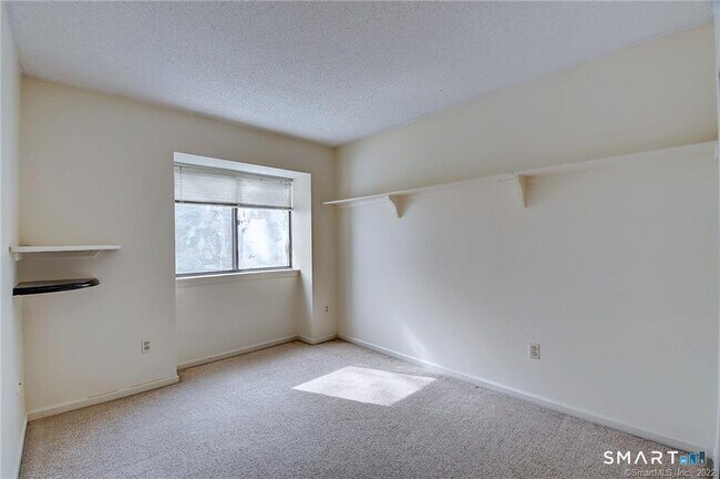 Building Photo - 334 Conestoga Way