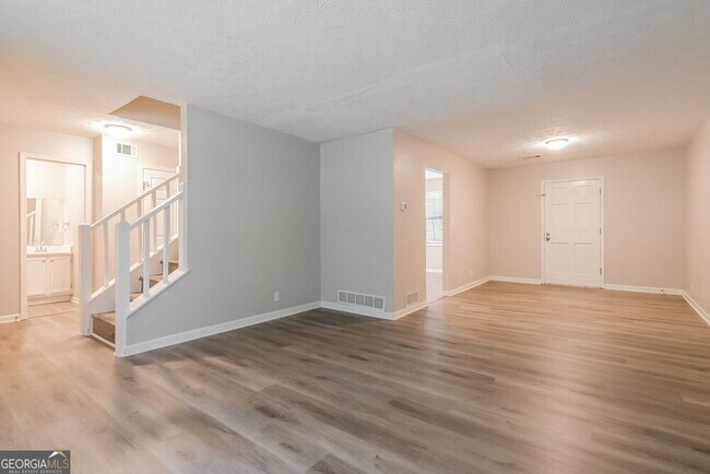 Building Photo - 2127 Atkinson Ln