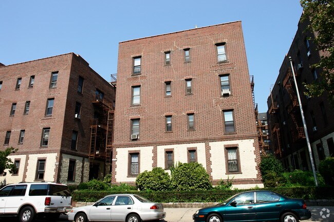 Building Photo - 14441 Roosevelt Ave