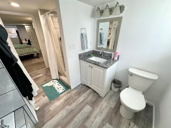 Building Photo - 382 N 200 E