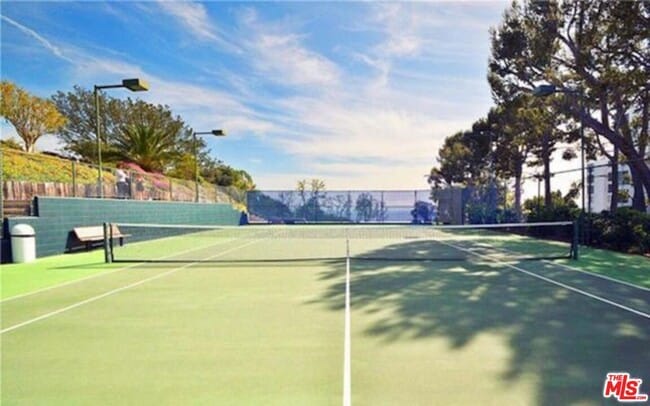 Building Photo - 17350 Sunset Blvd