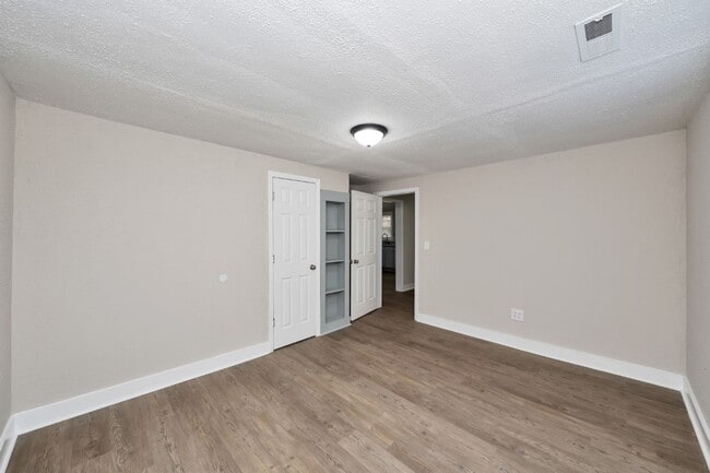 Building Photo - Spacious Hidden Gem in Bessemer – A Must See Inside!