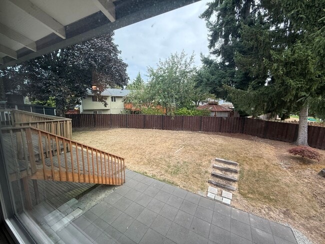 Building Photo - Tastefully Updated Kingsgate home!