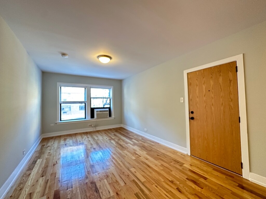 Building Photo - 562 W Arlington Pl