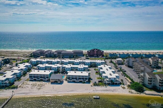 Building Photo - 1100 Fort Pickens Rd