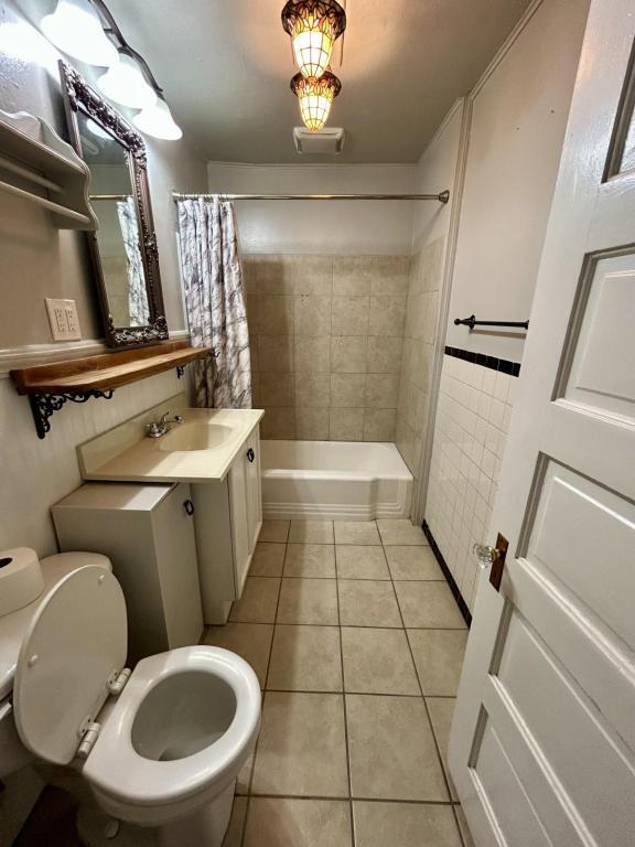 Building Photo - 625 Rudd Ave