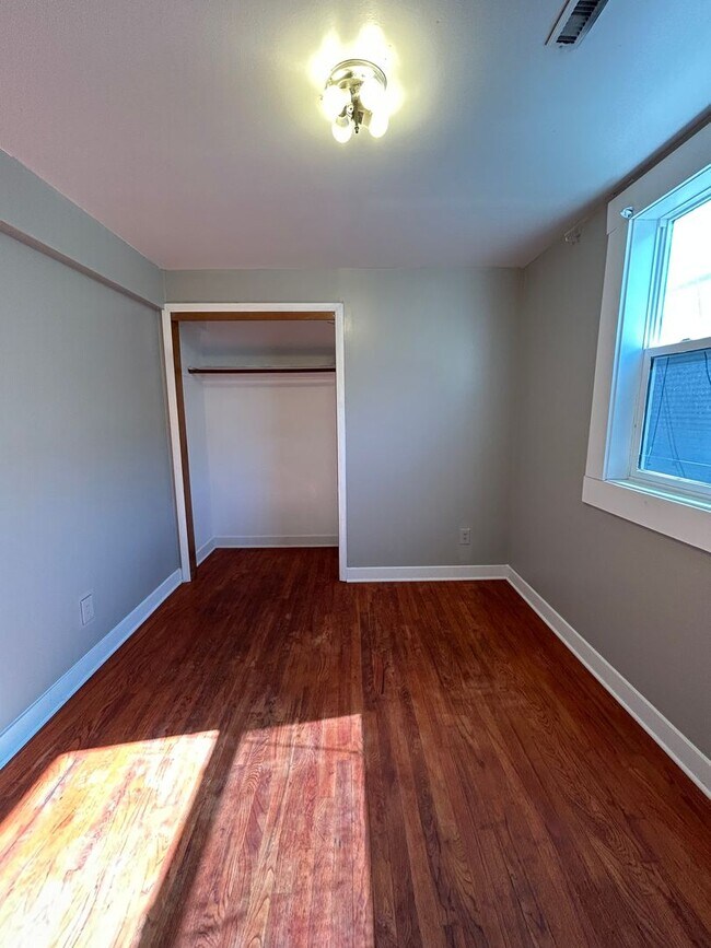 Building Photo - Black Milvus Rentals (6201 S. 42nd St.)