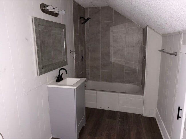 Building Photo - 931 9th Ave