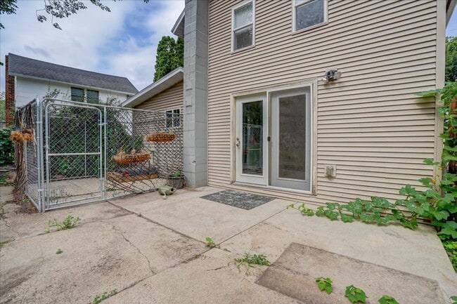 Building Photo - 4517 Field Ave