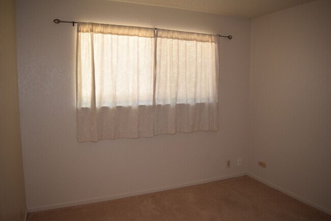 Building Photo - 6051 Roloff Way