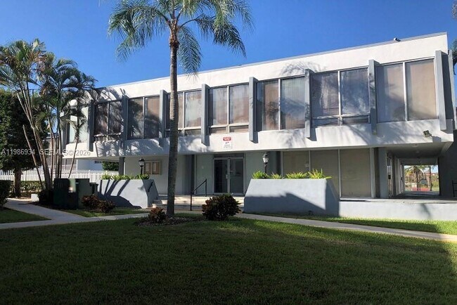 Building Photo - 14170 SW 84th St