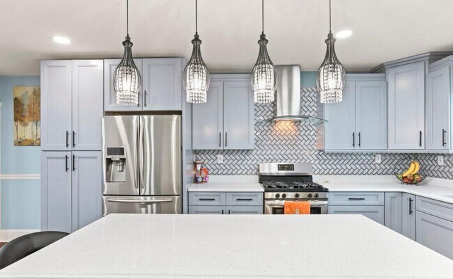 Building Photo - 234 Howell St