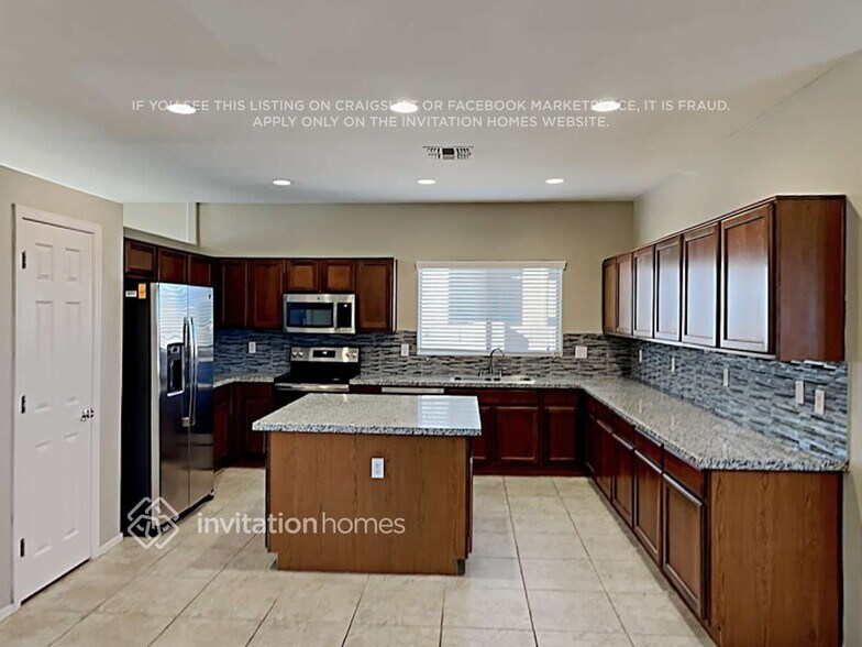 Building Photo - 33683 N Slate Creek Dr