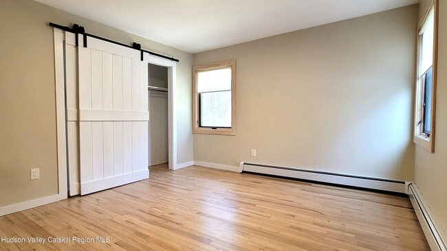 Building Photo - 90 Van Dale Rd