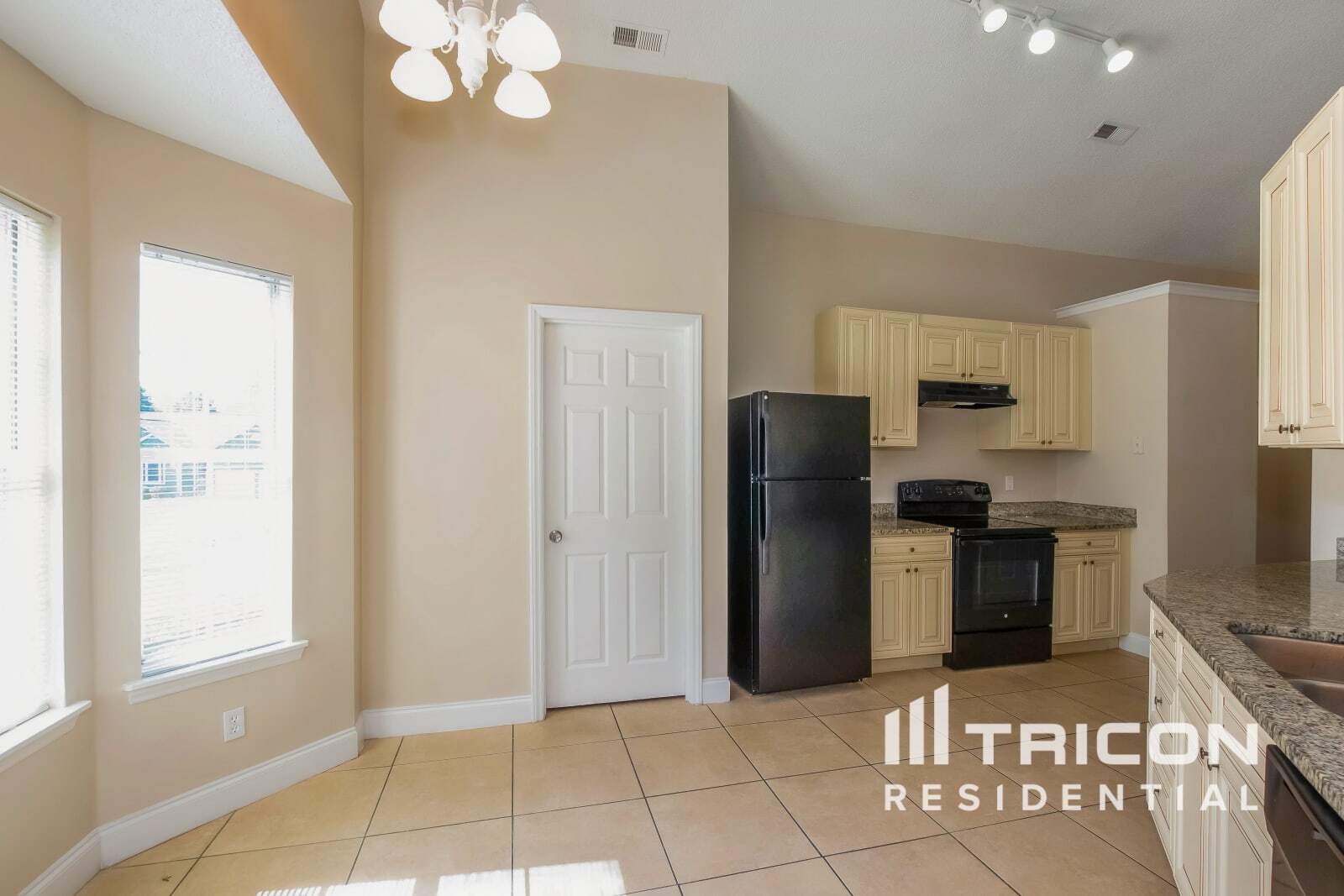 Building Photo - 3226 Twin Falls Ln