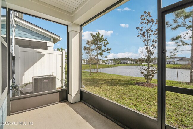 Building Photo - 260 Brandon Lks Dr