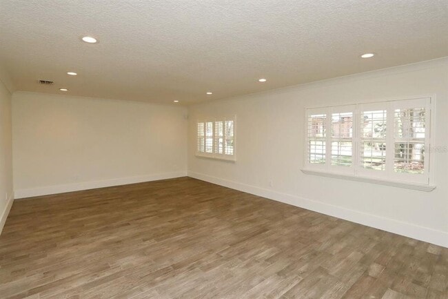 Building Photo - 4307 W Roland St