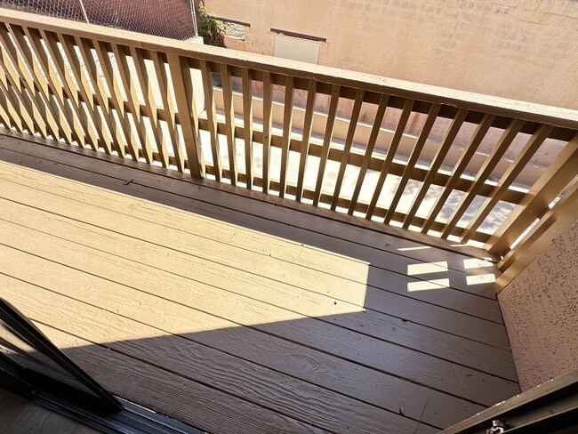 Building Photo - APARTMENT WITH GARAGE INCLUDED - SEDONA - ...
