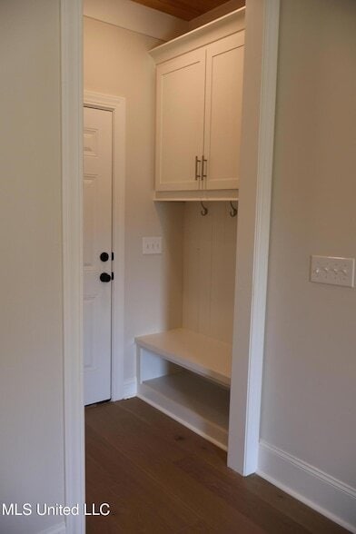 Building Photo - 113 Southern Oak Wy