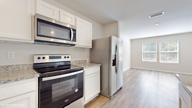 Building Photo - 400 Whispering Creek Ave