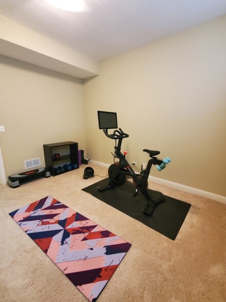 4th Bedroom - 2531 W Moffat St