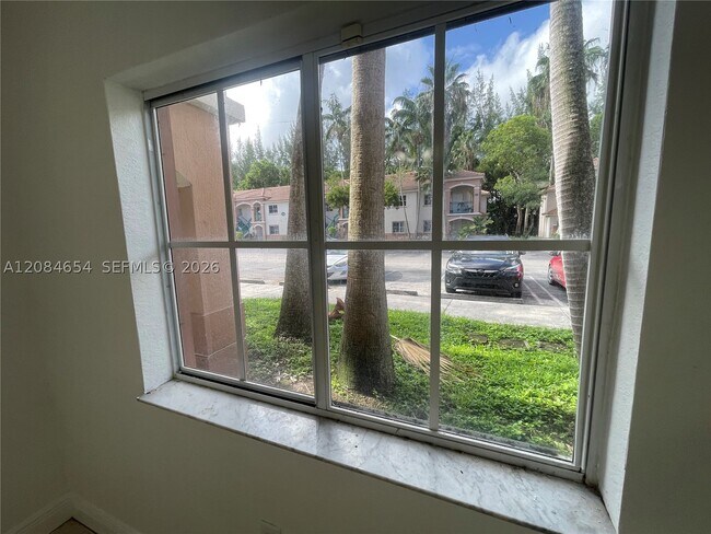 Building Photo - 1251 SE 31st Ct