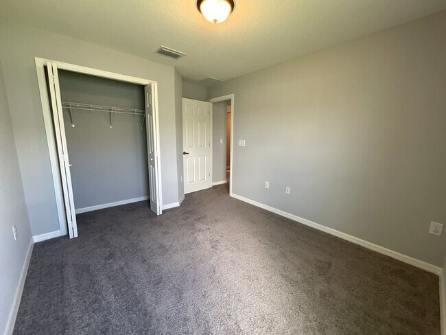 Building Photo - 5547 SE 91st Pl