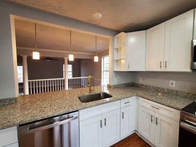 Building Photo - 211 Sterling Ct