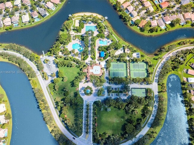 Building Photo - 792 NW 170th Terrace