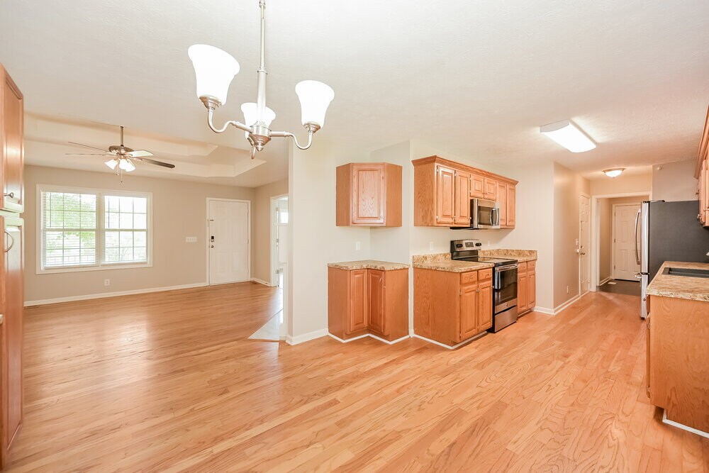Building Photo - 165 Brookview Cir