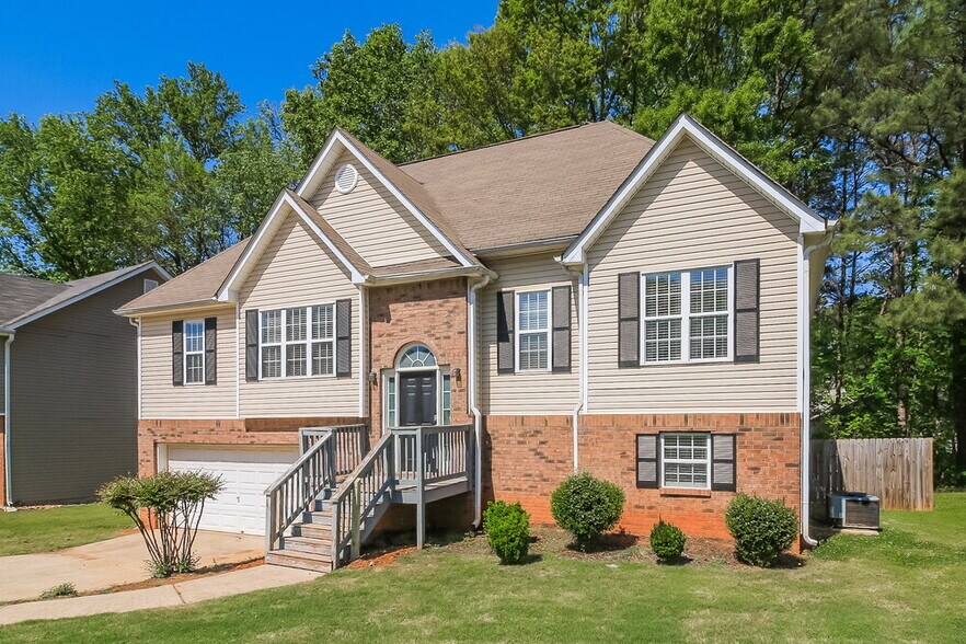 Building Photo - 915 Castlerock Way