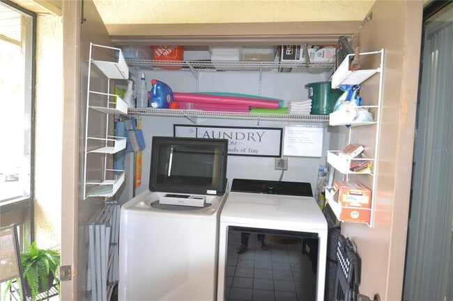 Building Photo - 284 Woodlake Wynde