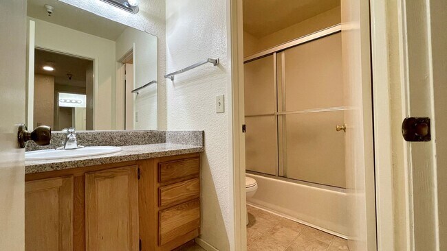 Building Photo - Upgraded 2 Bedroom, 2 Bathroom Cedar Creek Condo by Cal Poly