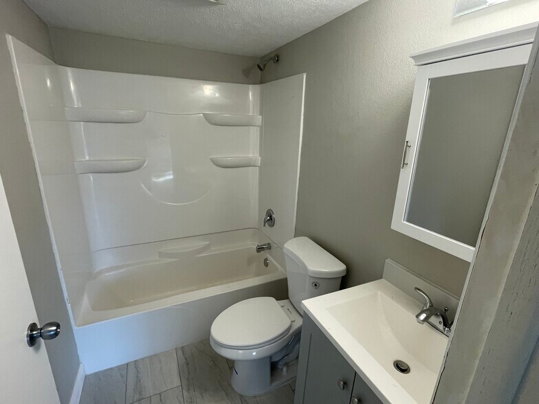 Building Photo - 3518 Green Dale Dr