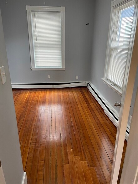 Building Photo - 330 Western Ave