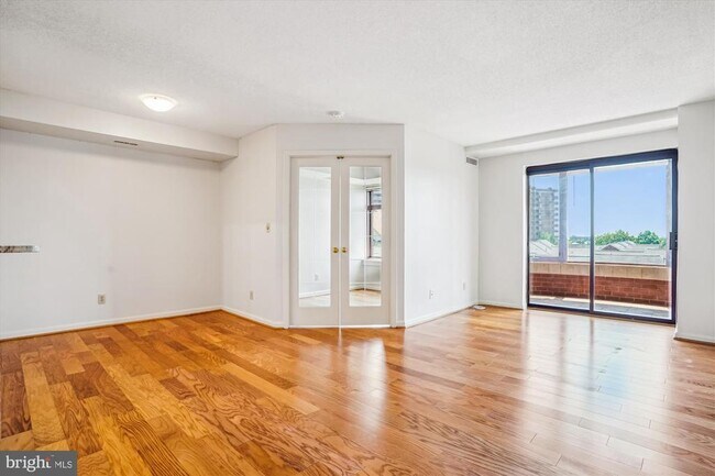 Building Photo - 2400 Clarendon Blvd