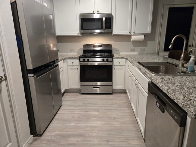 Building Photo - 4535 Glades Wy