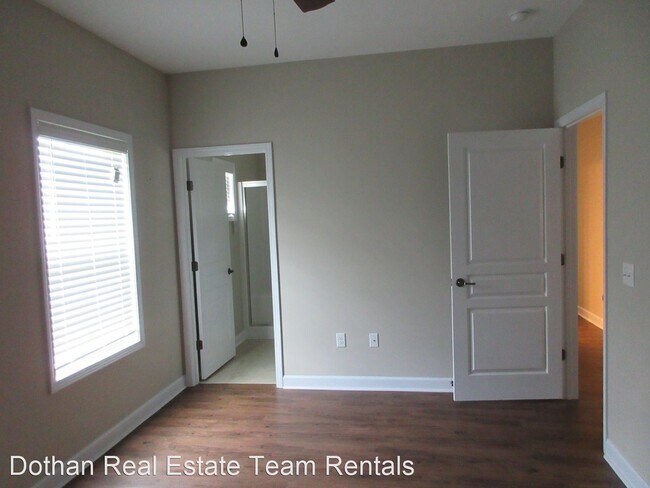 Building Photo - 3 br, 2 bath House - 220 Blazer Dr.