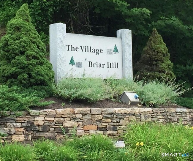 Building Photo - 152 Briar Ln