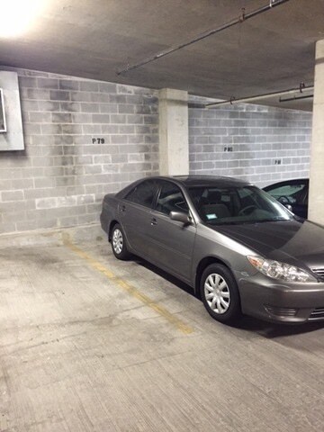 Building Photo - 910 W Madison St